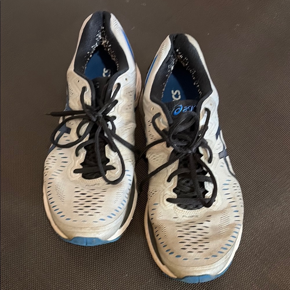 ASICS Men's Gel Kayano Athletic Running Shoes with Blue Accents